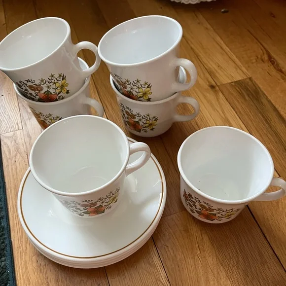 Corningware Corelle floral print 6mugs/6plates vintage 60/70’s